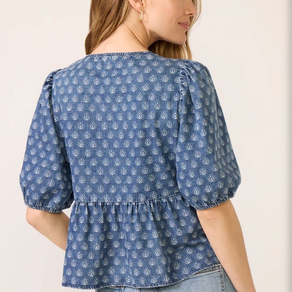 Evereve Lucille Tie Front Blouse Top in Chambray Blue Size Small - Picture 2 of 10